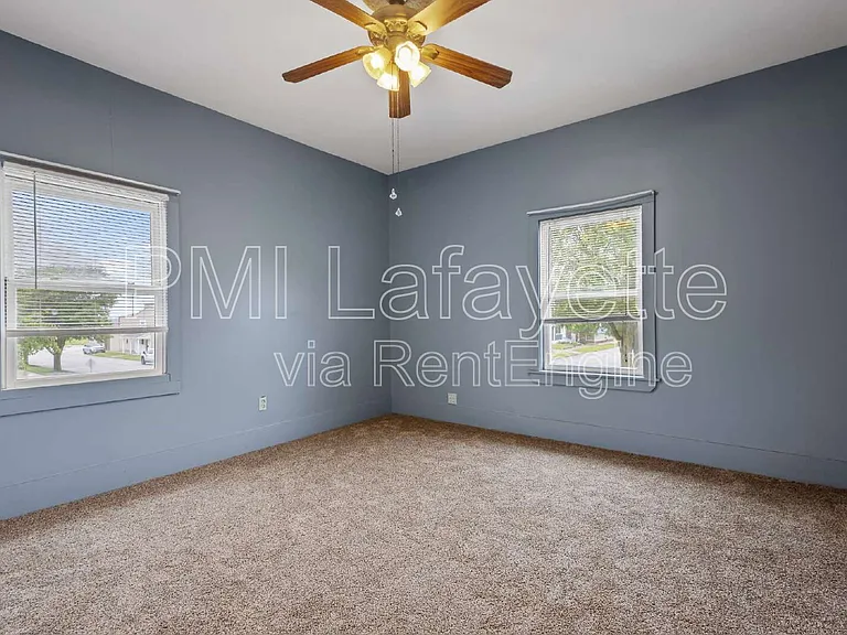 403 S East St — Photo 4