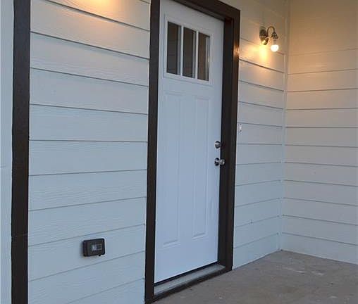 4th image of 3205 Palo Alto Dr