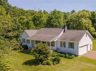 5610 Ireland Rd, Montville, OH 44064