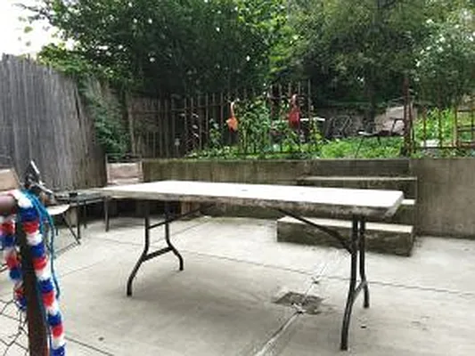 Rented by MCR Realty | media 18