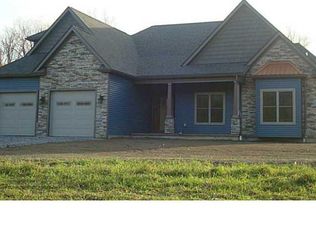 12284 Meahl Rd, Akron, NY 14001