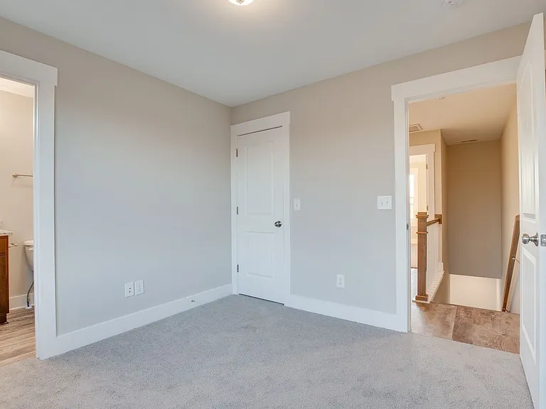 406 Harper Lndg — Photo 17