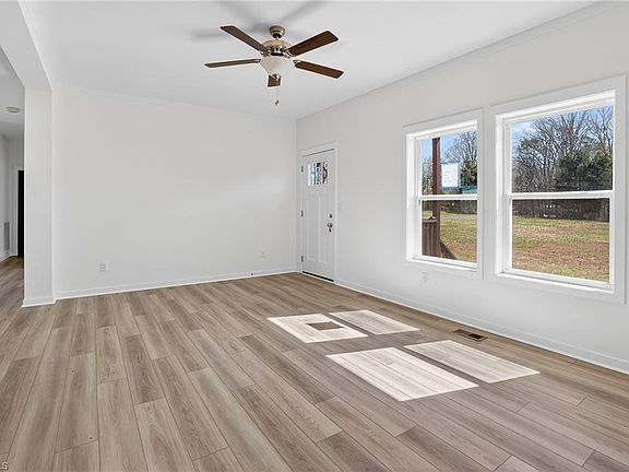 5th image of 1467 Thayer Rd