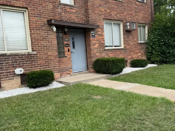 2680 Ewald Cir APT 33, Detroit, MI 48238