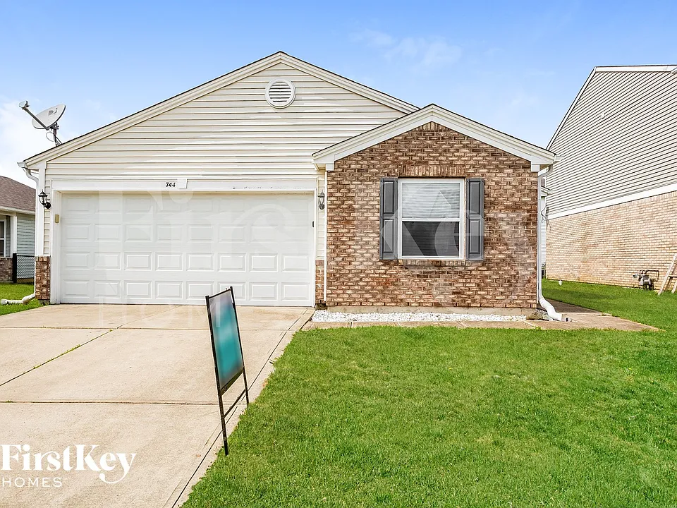 744 Adagio Dr