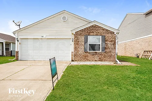 744 Adagio Dr Photo 1