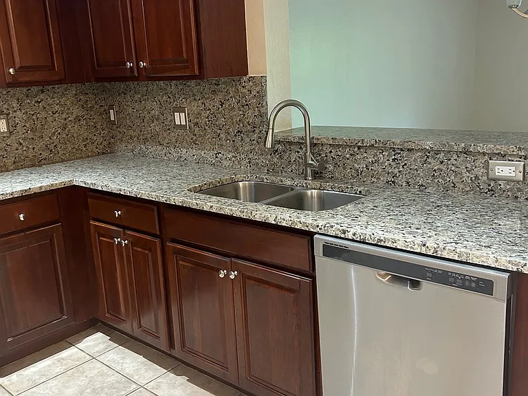 6303 Sandy Bank Ter — Photo 4