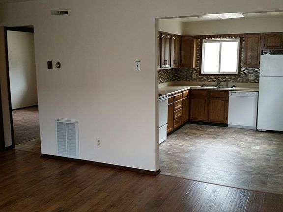 3rd image of 967 Northwestern Ave #2