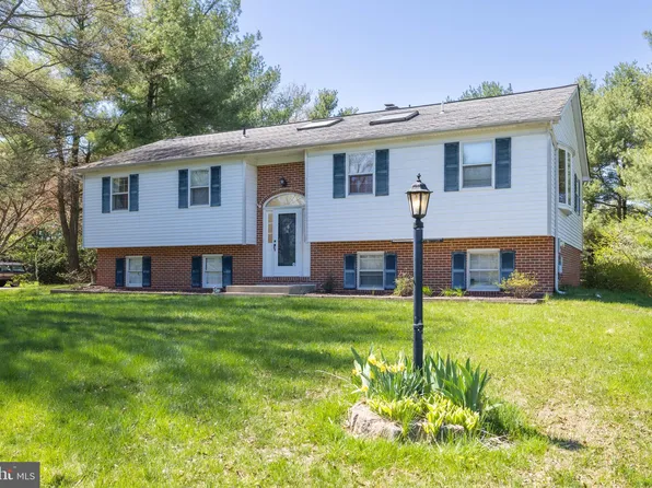 126 W Savannah Dr, Bear, DE 19701