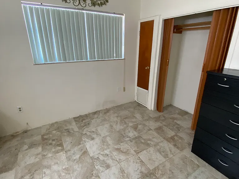622 NE 4th St #4 — Photo 33
