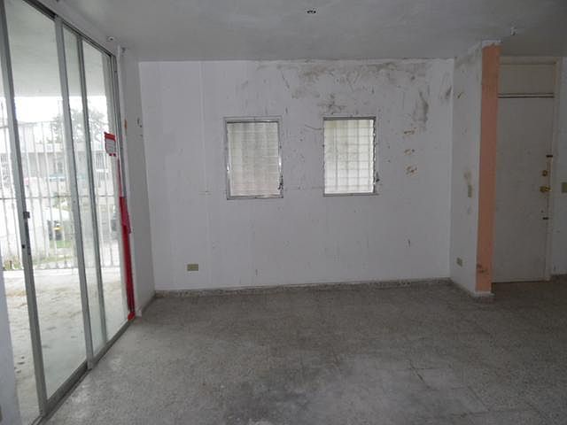 2nd image of 232-7 Calle 610