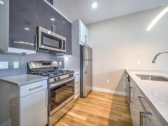 2nd image of 312 Pacific Ave