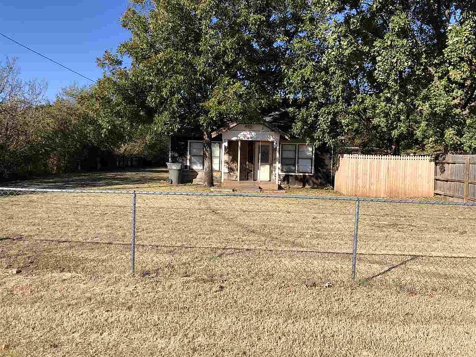 1st image of 1018 N Beverly Dr