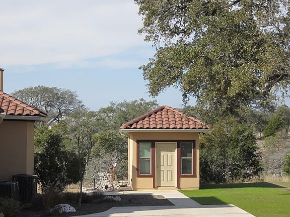 3rd image of 925 Cross Oak