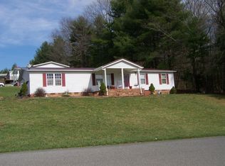 2101 Deerhaven Rd, Galax, VA 24333