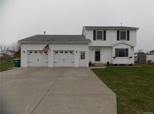 6300 Old Beattie Rd, Lockport, NY 14094