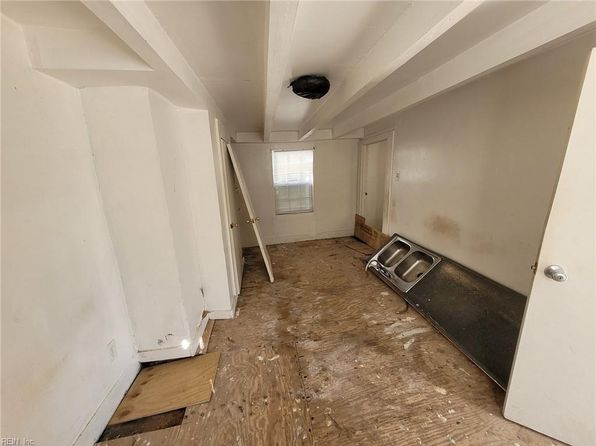 15 N Hope St, Hampton, VA 23663