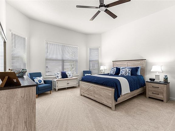 5th image of 8403 SW 58TH LOOP