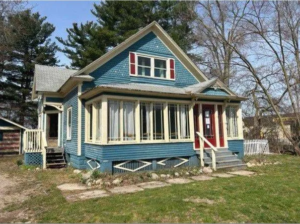 305 N State St, Gobles, MI 49055