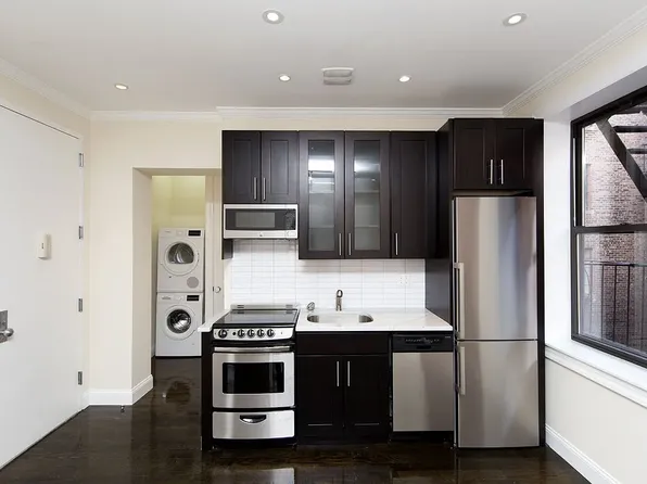 1377 Lexington Avenue image 1 of 11