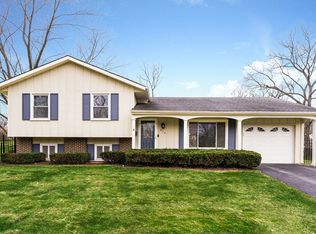 814 W Country Dr, Bartlett, IL 60103