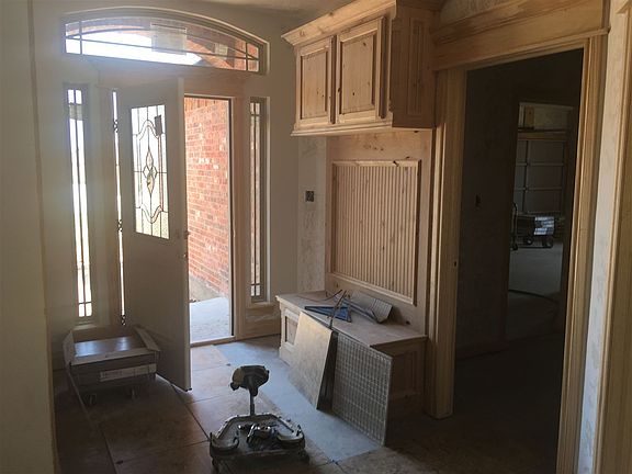 3rd image of 1215 NE Baybrook Dr