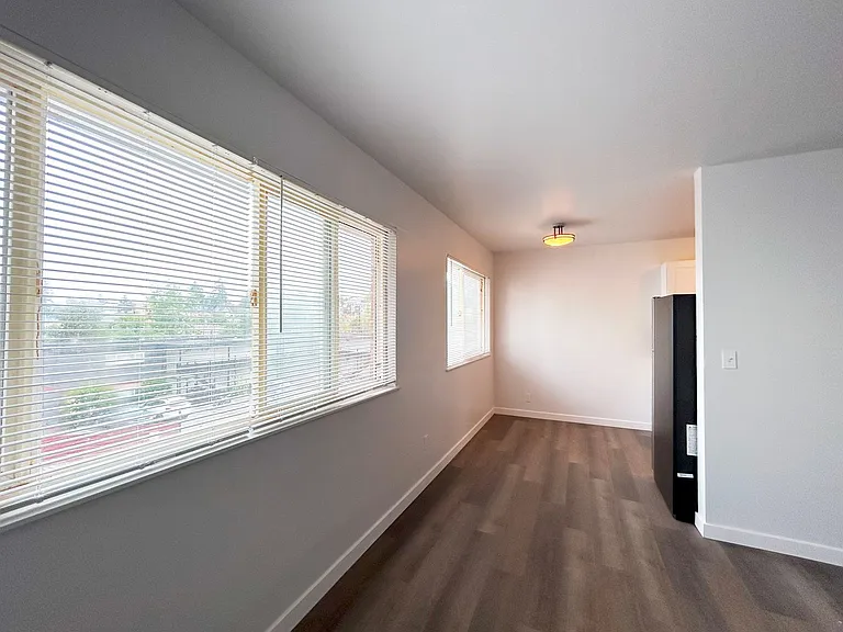 39th Ave Flats — Photo 10