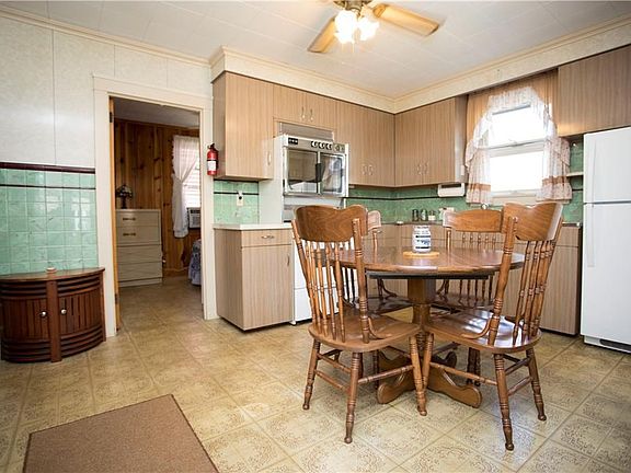 Eat in Kitchen