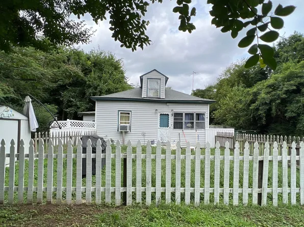 6967 Woodsville Rd, Gloucester, VA 23061