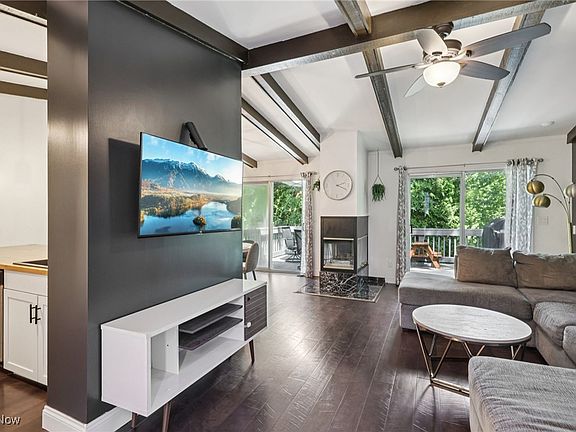 3rd image of 732 Wyleswood Dr