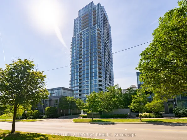 18 Graydon Hall Dr #212, Toronto, ON M3A 0A4