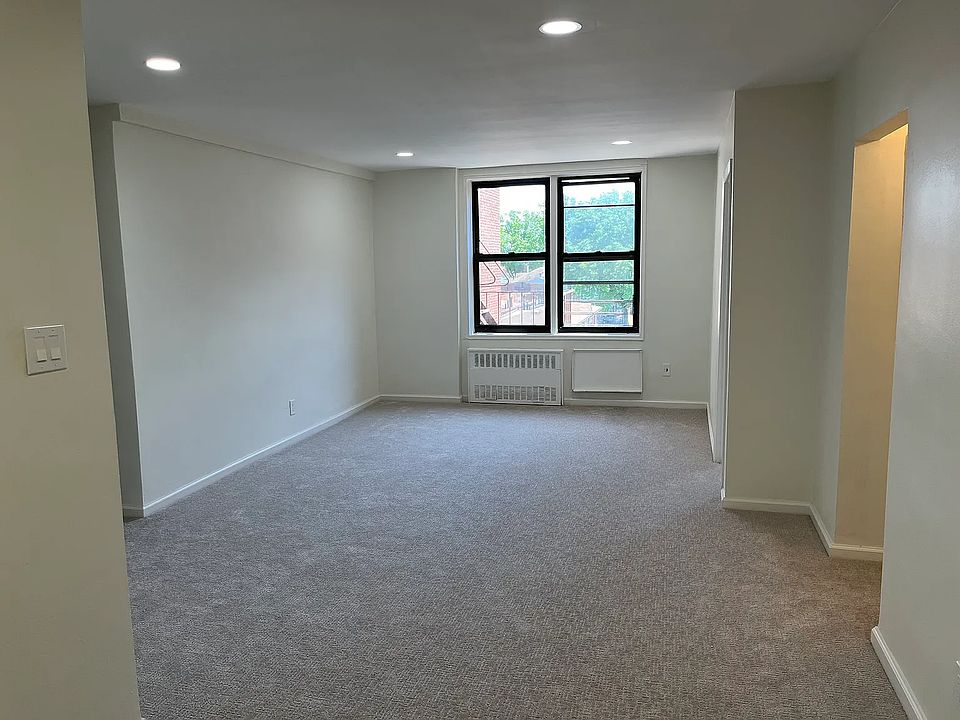 1st image of 13740 45th Ave APT 4D