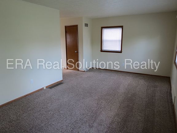 2nd image of 685 Savannah Dr