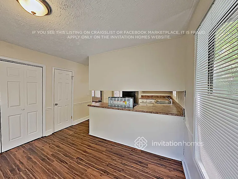 4042 Maxanne Dr NW — Photo 6