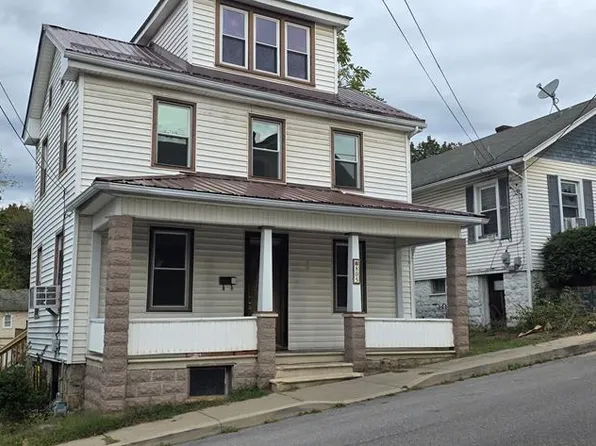 805 5th St, Huntingdon, PA 16652