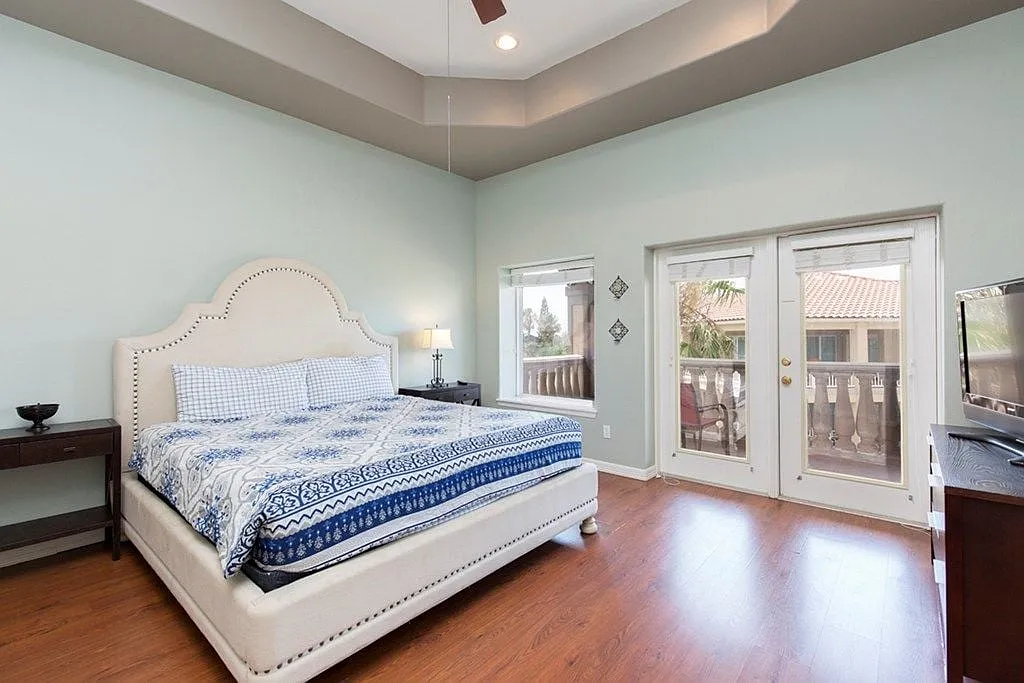 3 bed, 2295 sqft, $4,000 — Photo 2