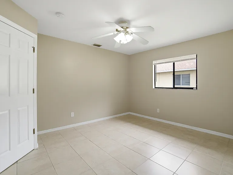 1712 SW Santa Barbara Pl #1712 — Photo 11