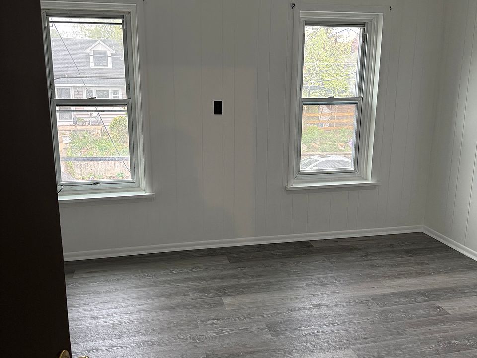1st image of 20 W 5th Ave