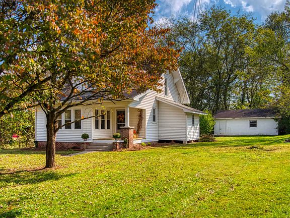 2nd image of 8524 Howell Ln