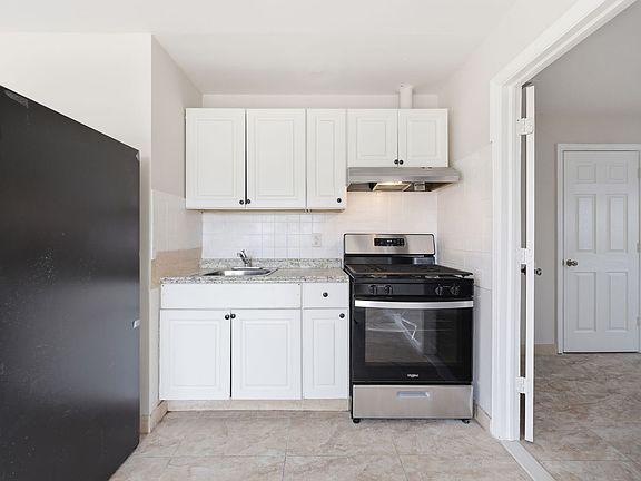 2nd image of 805 W New York Ave #187