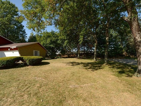 2nd image of 561 Hallandale Dr