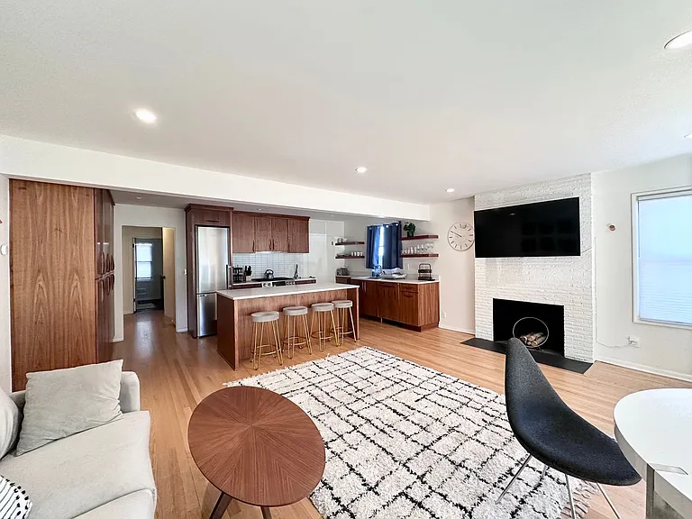Lovely Duplex NE Portland - 2 bed, 1 bath w/Garage! — Photo 3