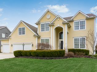 8229 Tricia Price Dr, Powell, OH 43065