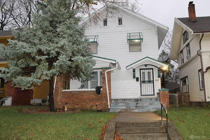 1st image of 1517 W Grand Ave