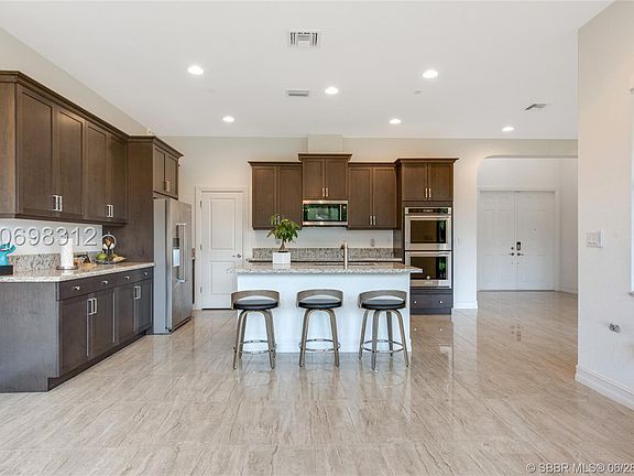 3rd image of 11827 SW 13th Ct