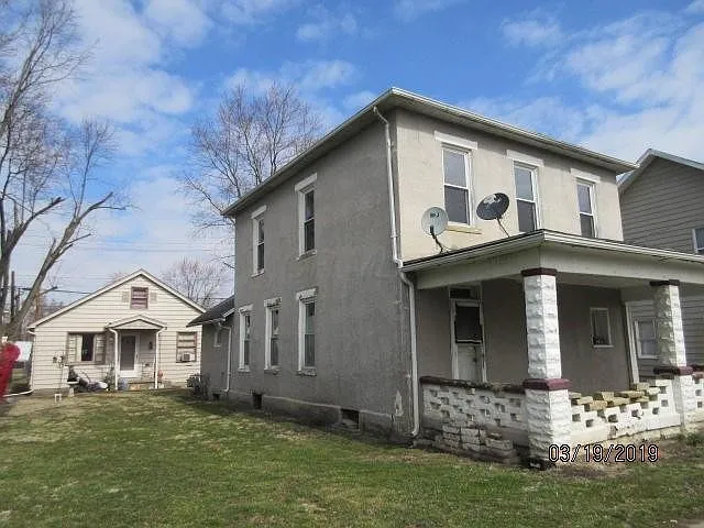 64 Poplar Ave — Photo 2