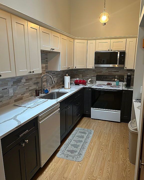 1st image of 25105 Heritage Ct