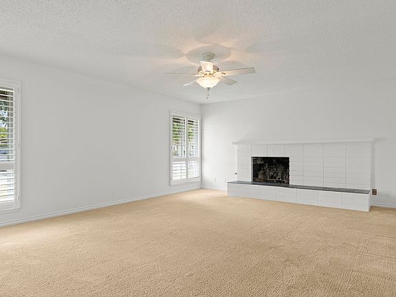 5th image of 741 Kentwood Dr