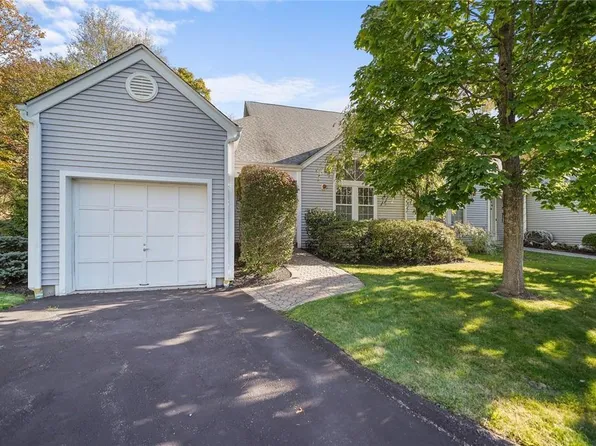 215 Sandpiper Court, Yorktown Heights, NY 10598