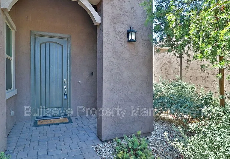 2152 N 141st Ave — Photo 3